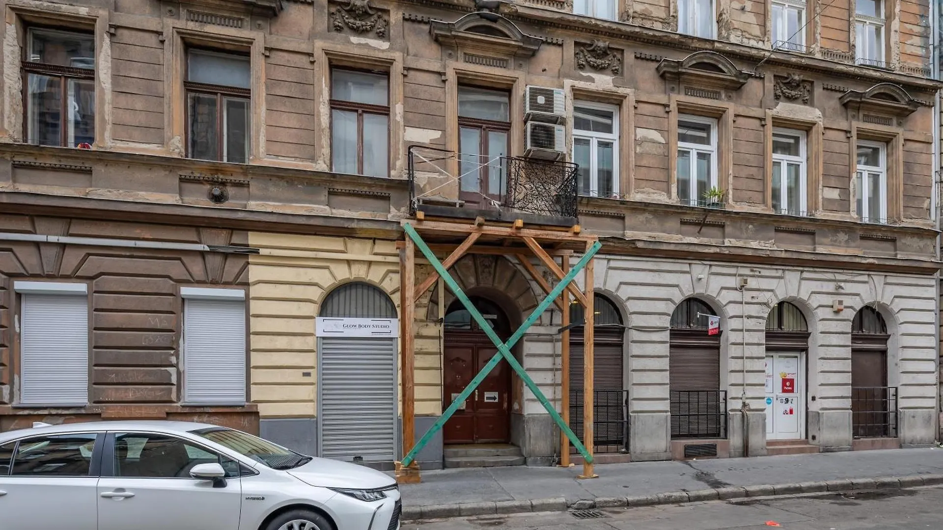 Central And Cute With 3 Rooms And Ac Budapeste