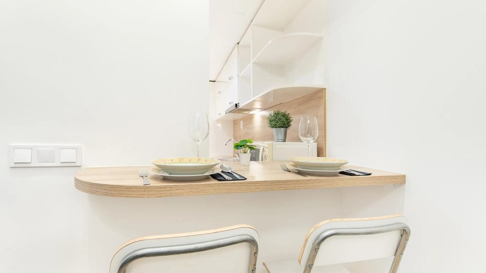 Central And Cute With 3 Rooms And Ac Budapest 0*,