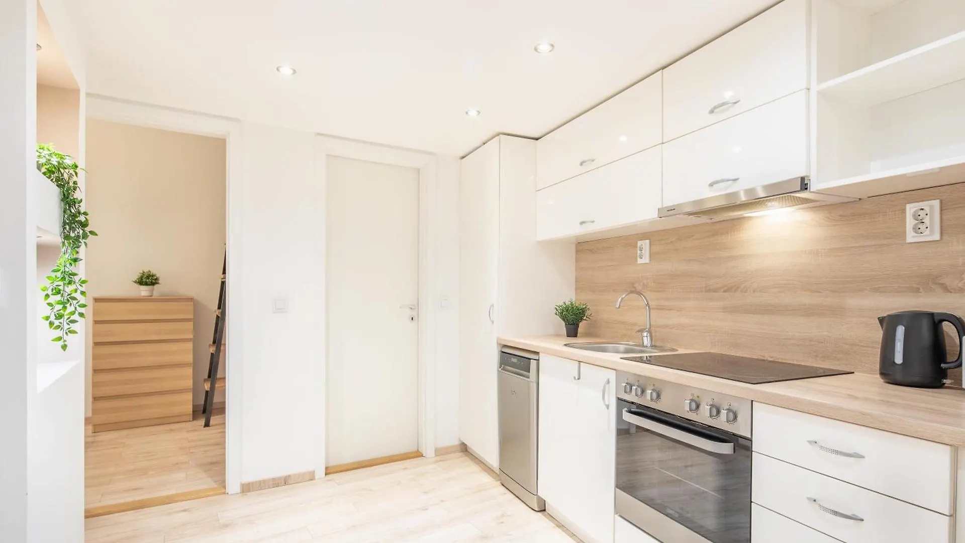 Central And Cute With 3 Rooms And Ac Budapest Hungary